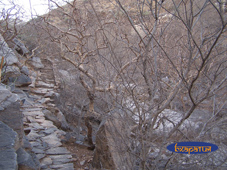 Путь к пещере Агастьи Муни в Пушкаре